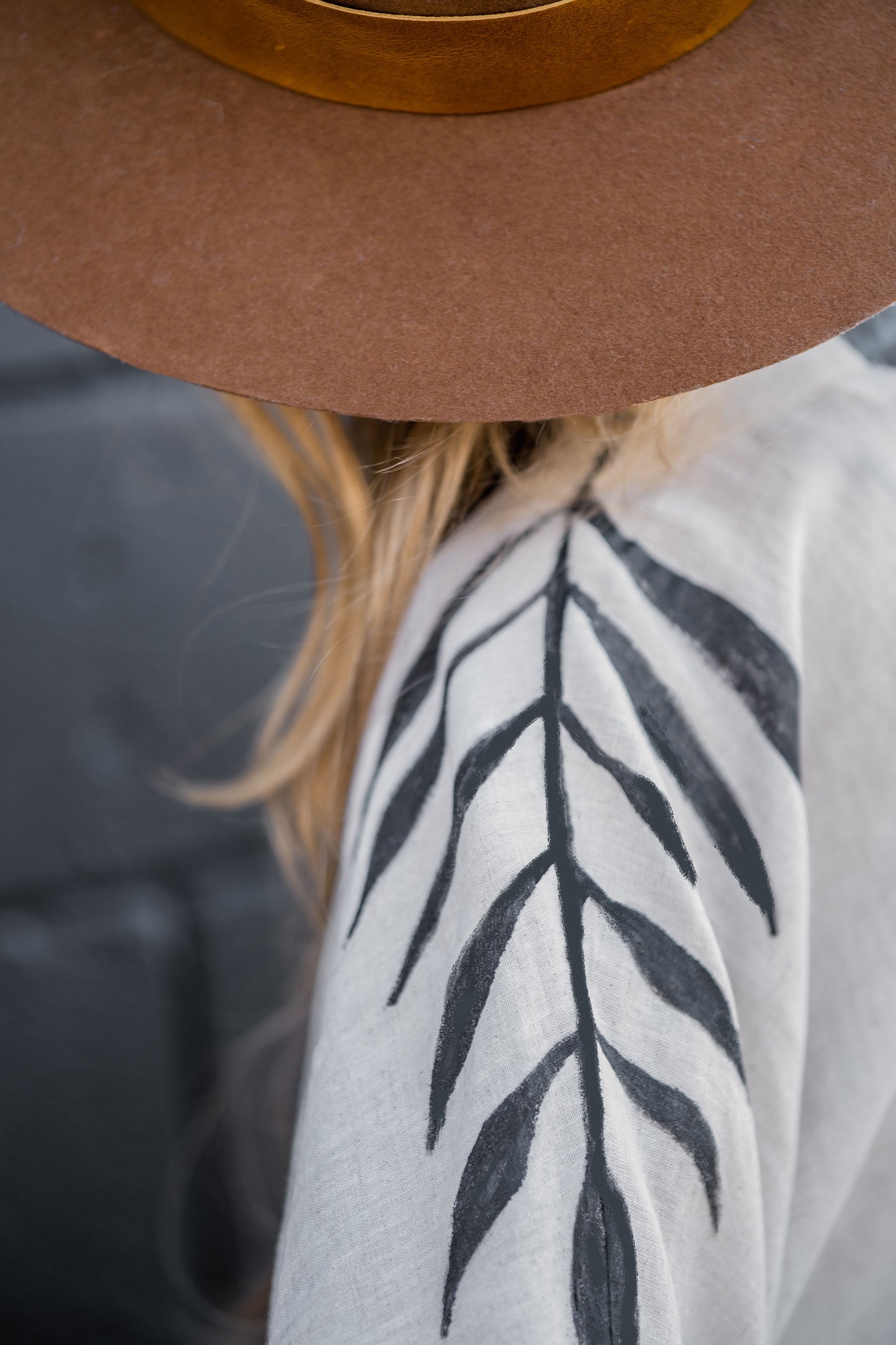 TAKE ME AS I AM Hand-Painted Linen Kimono⎪Natural Linen Black